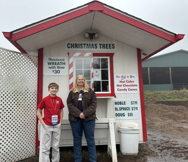 A Visit to Two Oregon Christmas Tree Farms Kid Reporters' Notebook Scholastic Inc.